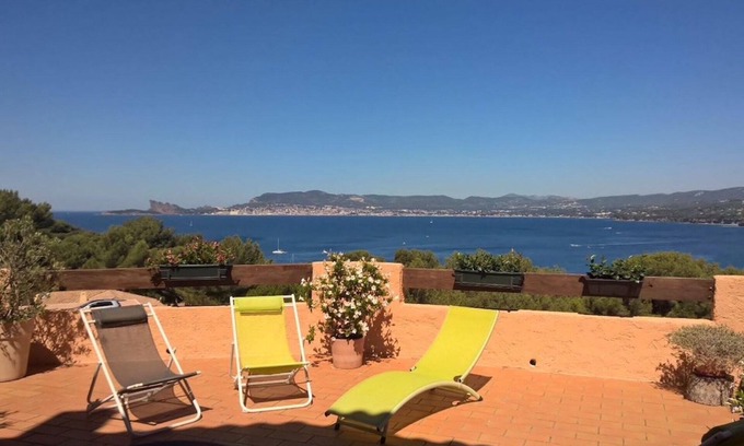 La Madrague Apartment | 6-person duplex apartment, 55 m2 terrace, exceptional sea view.