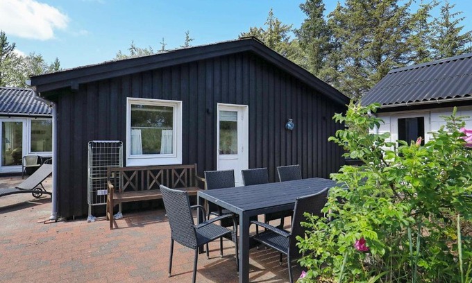 Aalbaek House | 6 person holiday home in lb k
