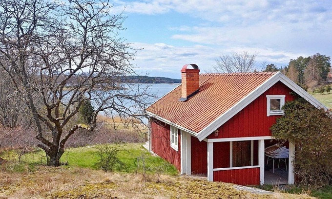 Resaro House | 6 person holiday home in VAXHOLM