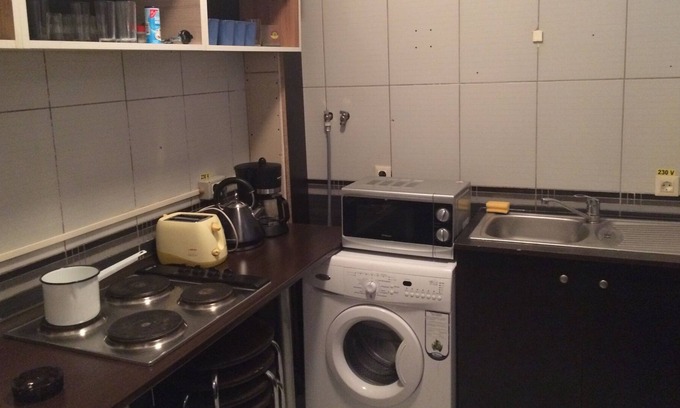 Bucharest Villa | 6 PRIVATE ROOMS, 4 BATHROOM, 1 SHARED KITCHEN