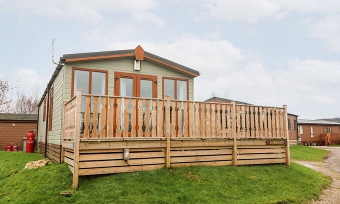 Warton Cottage | 6 SHERWOOD, pet friendly, character holiday cottage in Tewitfield