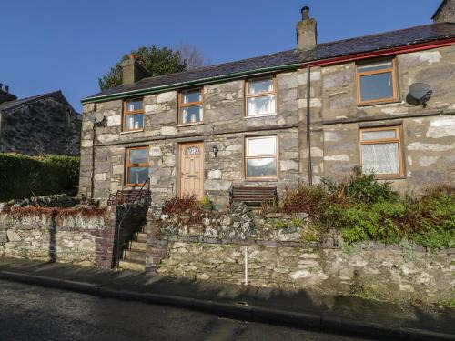 Caernarfon House | 60 Hyfrydle Road
