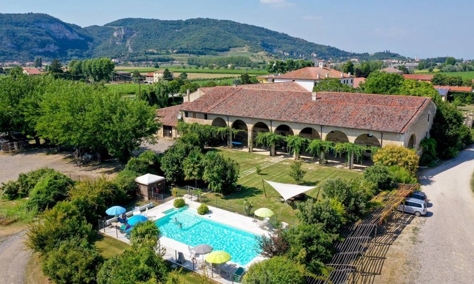 Longare Apartment | 60 m² Apartment ∙ 2 bedrooms ∙ 5 guests