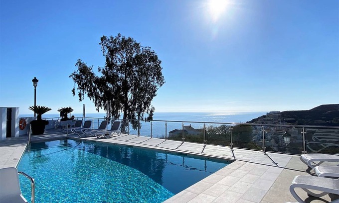 Nerja Apartment | 60 m² Apartment ∙ 2 bedrooms ∙ 4 guests