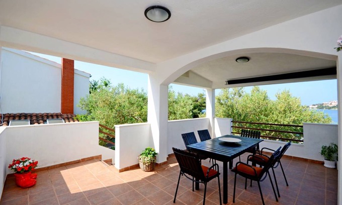 Rogoznica Apartment | 60 m² Apartment ∙ 2 bedrooms ∙ 4 guests