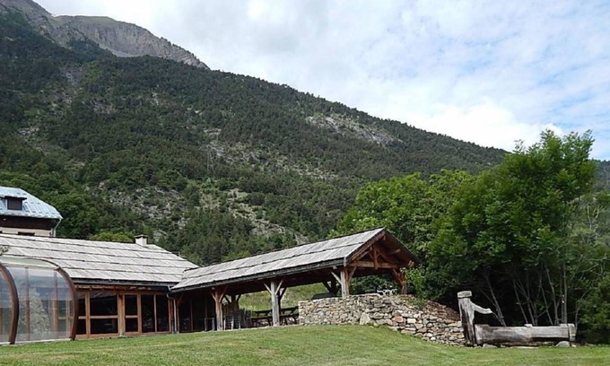 Chateauroux-les-Alpes Apartment | 60 m² Apartment ∙ 3 bedrooms ∙ 6 guests