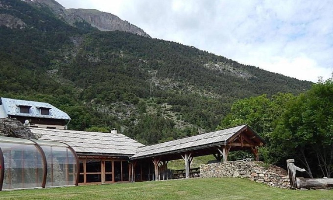 Chateauroux-les-Alpes Villa | 60 m² Villa ∙ 3 bedrooms ∙ 6 guests