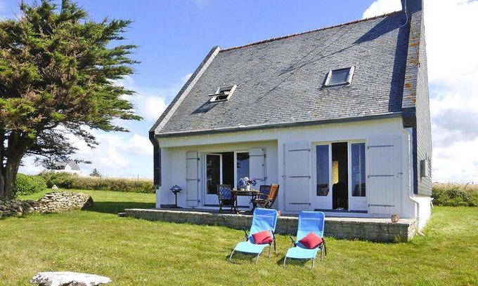 Plozevet House | 60 m² House ∙ 1 bedroom ∙ 3 guests