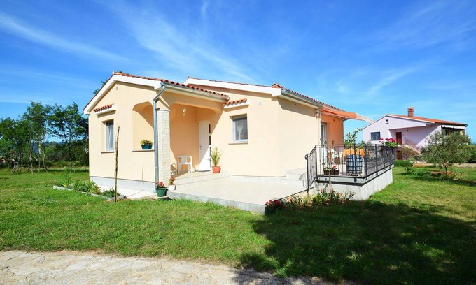 Rakalj House | 60 m² House ∙ 2 bedrooms ∙ 4 guests
