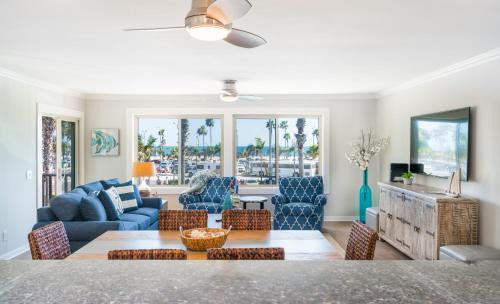 Balboa Peninsula House | 600 E Oceanfront 2B