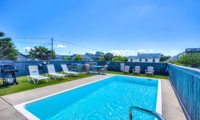 Nags Head House | 6027 Off The Bucket List 4 Min Walk to Beach Private Pool Jetted Tub