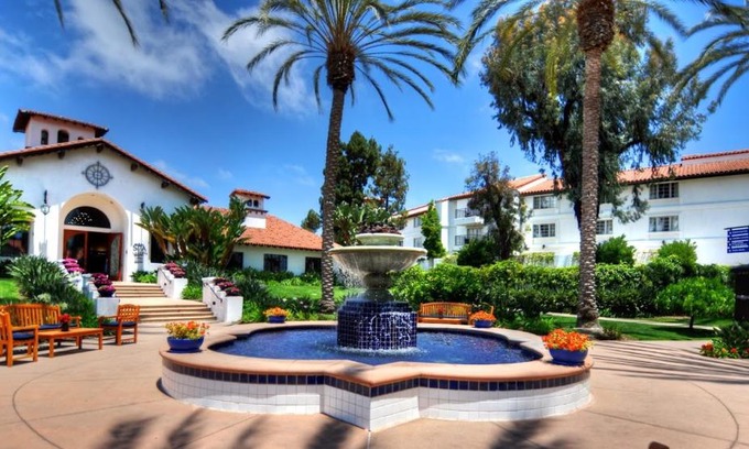 Carlsbad House | 604 Gorgeous Renovated Condo, Steps to Omni Spa, Golf, Tennis, PFC & Exclusive Building Pool