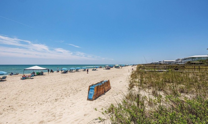 Wilmington Beach Condo | 604 Peaceful View by Atlantic Towers