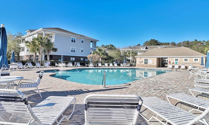 North Myrtle Beach Villa | 612 Willow Bend - Barefoot Resort Rentals