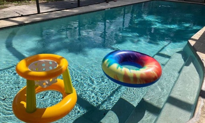 Windhover Cottage | 6148 Sandcrest · Across Street From Universal. Pool Sleep 8+