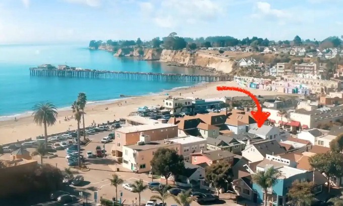 Capitola Cottage | 62 steps to the sand: Historic Capitola Village beach cottage, learn to surf!