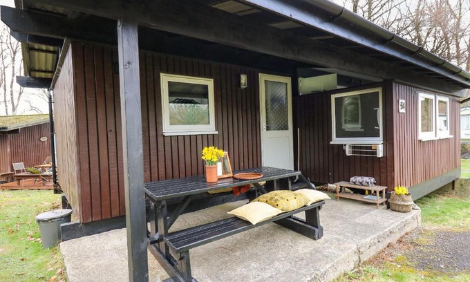 Cenarth House | 64 Penlan Holiday Park