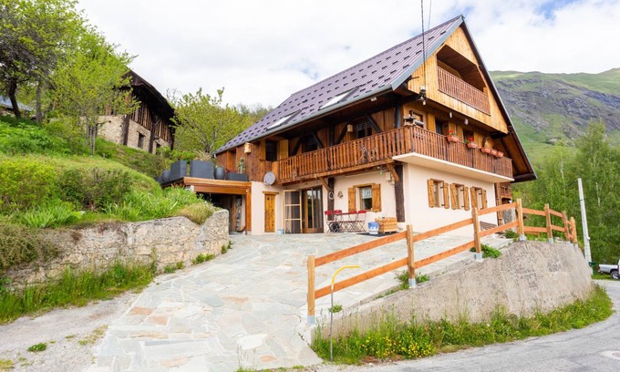 Jarrier Apartment | 65 m² Apartment ∙ 2 bedrooms ∙ 6 guests