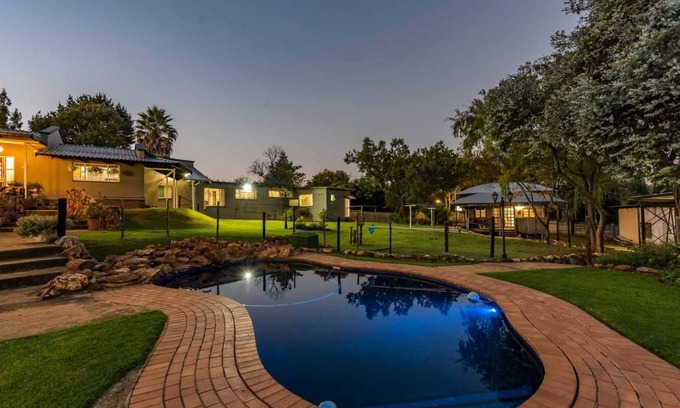 Krugersdorp Apartment | 65 m² Apartment ∙ 1 bedroom ∙ 2 guests