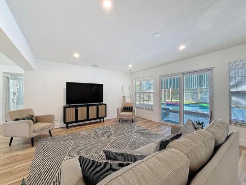 Orient Park House | 6616 Travis Blvd