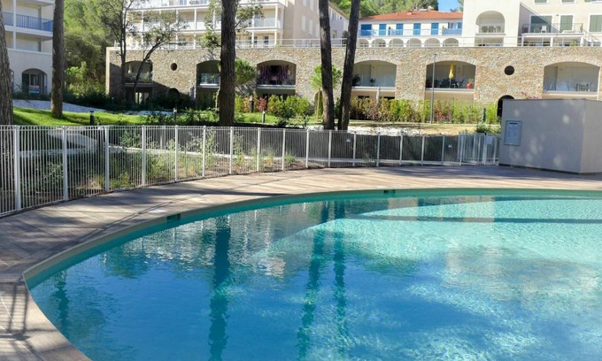 Cavalaire-sur-Mer Apartment | 67 m² Apartment ∙ 2 bedrooms ∙ 6 guests