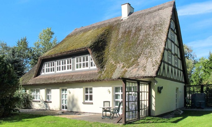 Altenkirchen Villa | 68 m² Villa ∙ 2 bedrooms ∙ 4 guests