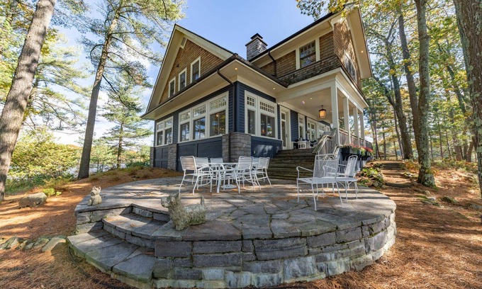 Muskoka Lakes Cottage | 6bdrm, 5 bath island cottage with boathouse & bunkie accommodations! Sunsets!
