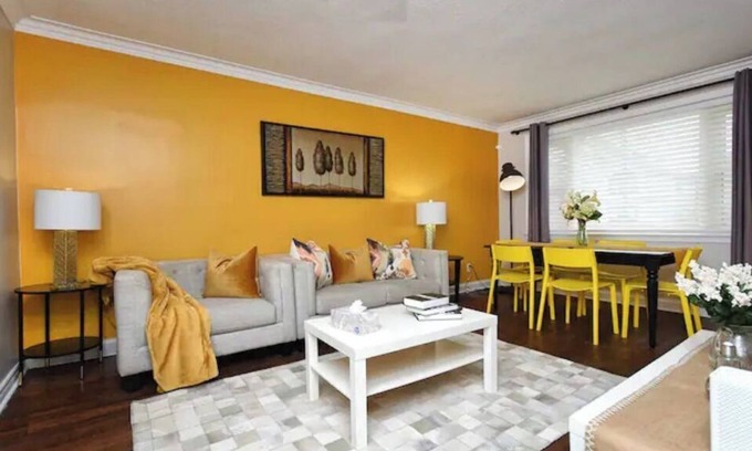 North York House | 6bedroom residential home-North York Subway access