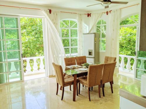 Playacar Fase I Apartment | 6br 2kitchen walk to Beach 5th, Pool Roof 16limit