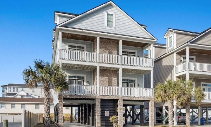 Ash House | 6BR Cherry Grove Beach House with lots of fun & laughter