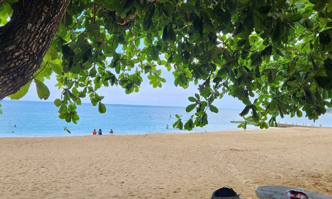 Runaway Bay Villa | 6BR Cozy Coastal Getaway with Pool/Beach Access/Meals/Event/Tours/Transportation