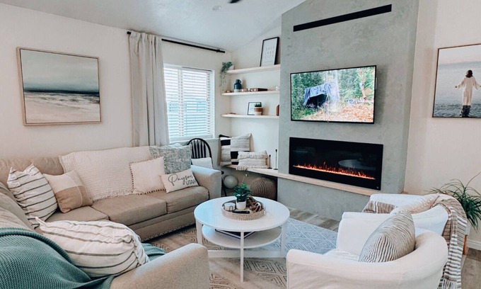 The Maples House | 6BR Cozy Haven by Payson Temple – Perfect for Families and Groups Sleeps 16