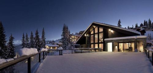 Courchevel Villa | 6BR Designer Chalet Grey 1850
