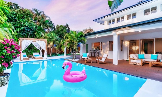 Cutler Bay Villa | 6BR | Heated Pool | Jacuzzi | Sauna | Beach area