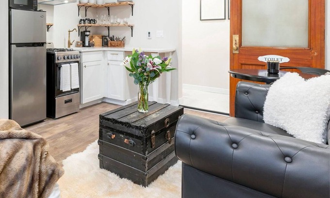 North End Apartment | 6th Ave district studio Quiet + Prkng