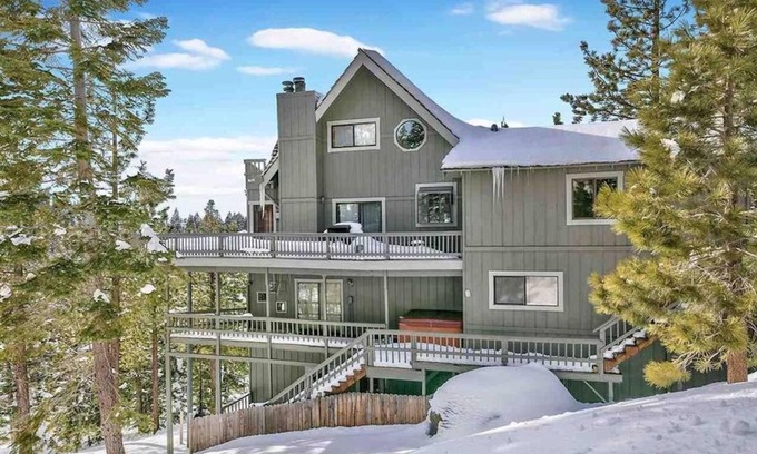 Upper Kingsbury House | 7 Bedroom 4 Bath Private Mountain Retreat with Outdoor Hot Tub and Game Room