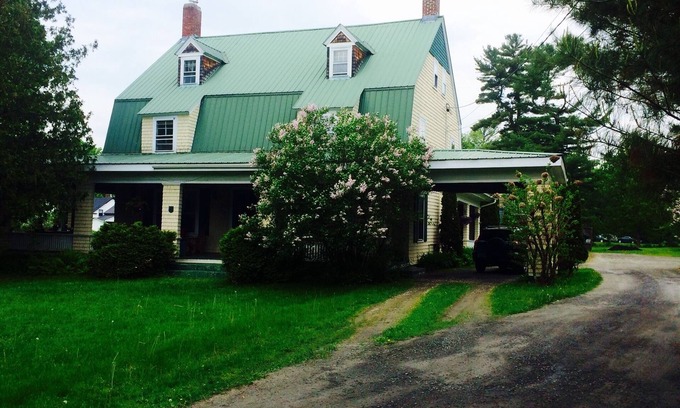 Waterbury Center House | 7 Bedroom House Near Stowe, Vermont
