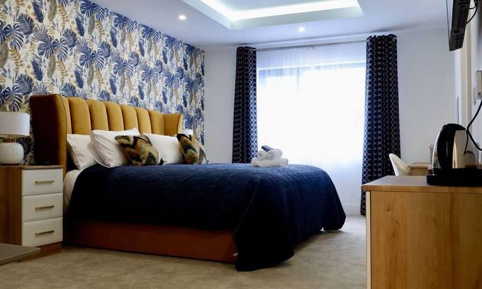 Lisburn Villa | 7 Bedroom Stunning Villa with function room and spa.