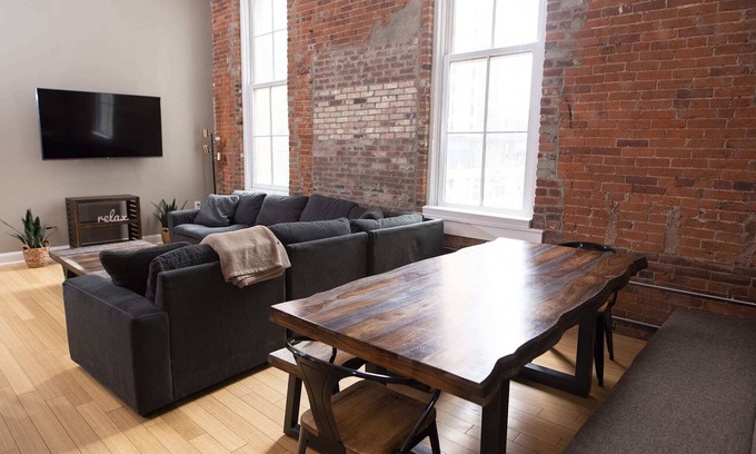 Wholesale District Apartment | 7 Beds off Georgia Street Near Convention Center