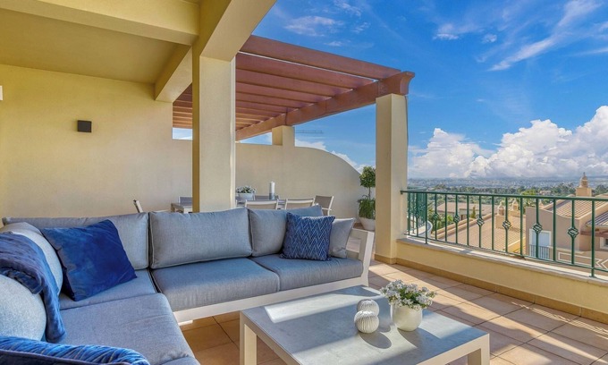 Estombar Ski Chalet | 7 Boa nova Immaculately Presented Townhouse with incredible views!