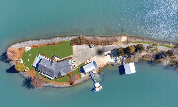 York House | 7 BR Private Peninsula & Houseboat LUX Isle Beach Lake Panoramic views Hot Tub