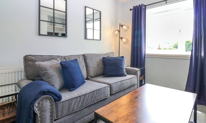 Galashiels Cottage | 7 HIGH BUCKHOLMSIDE, romantic in Galashiels
