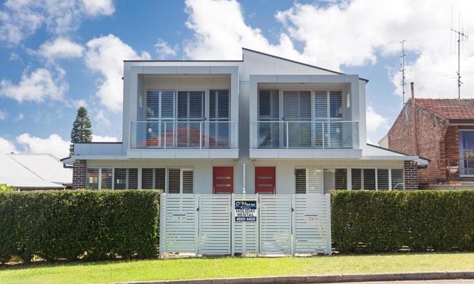Corlette House | 7 Judith Street Stunning duplex with ducted air