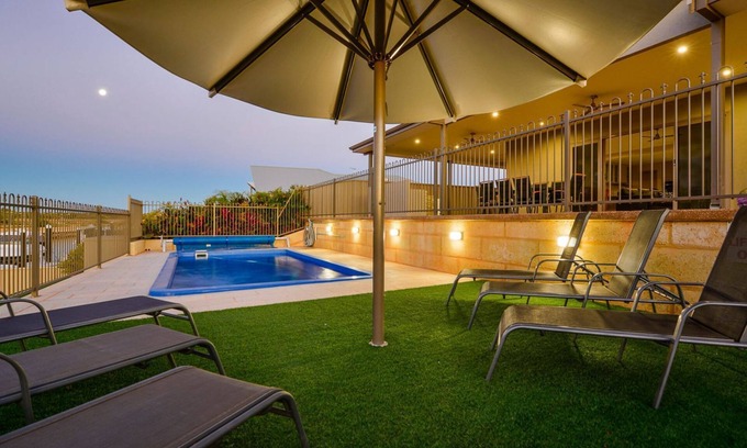 Exmouth House | 7 Kestrel Place - Luxurious Marina Home with a Private Jetty and Pool