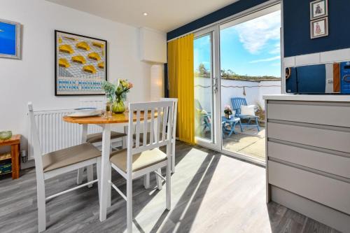 Rhyd-y-clafdy House | 7 Marina Cottages