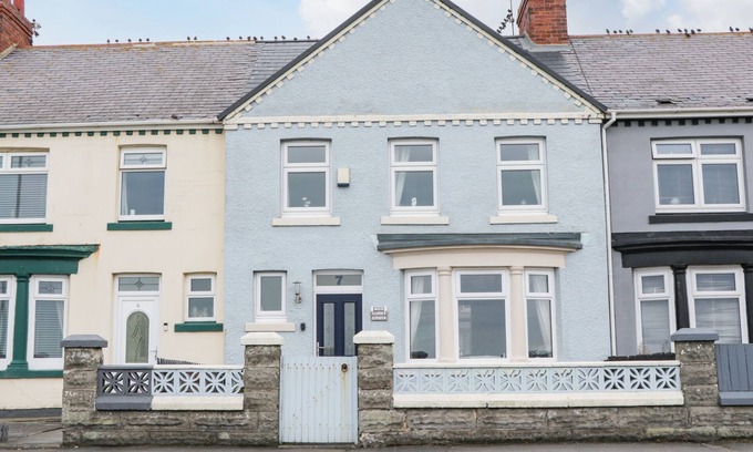 Hartlepool Cottage | 7 MARINE DRIVE, pet friendly, character holiday cottage in Hartlepool
