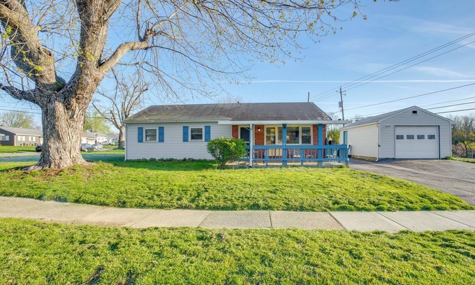 Kettering House | 7 Mi to Dtwn Dayton: Home in Kettering w/Yard