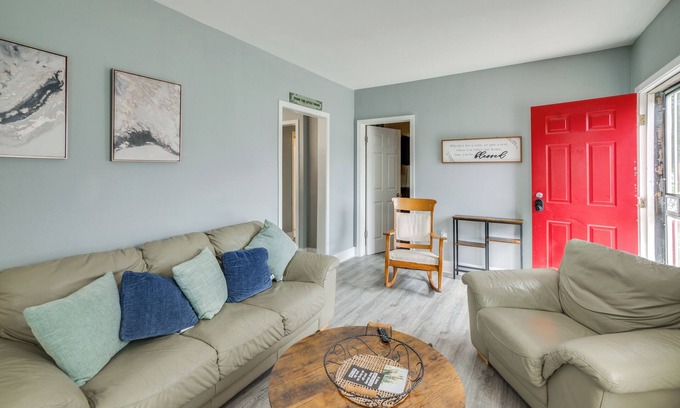 Milwaukee House | 7 Mi to Historic Third Ward: Home in Lincoln Park!