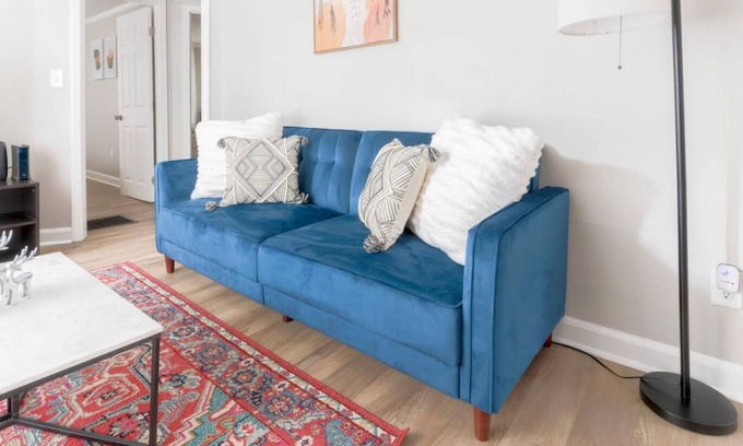 Greensboro House | 7 Minutes to Downtown Greensboro and UNCG