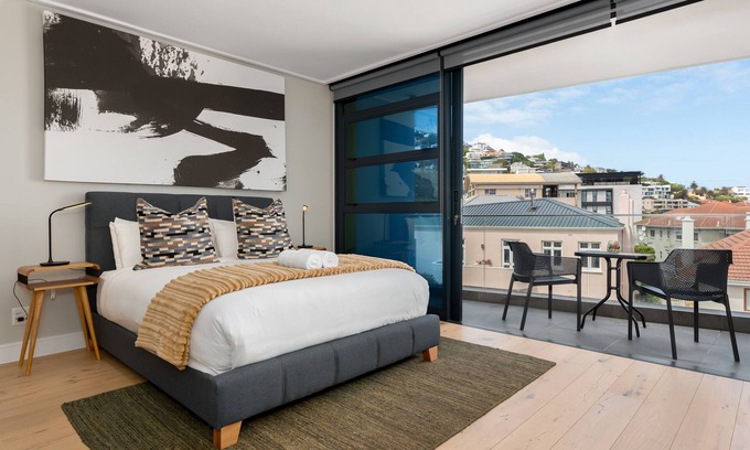 Sea Point Promenade Apartment | 7 on Bantry 403
